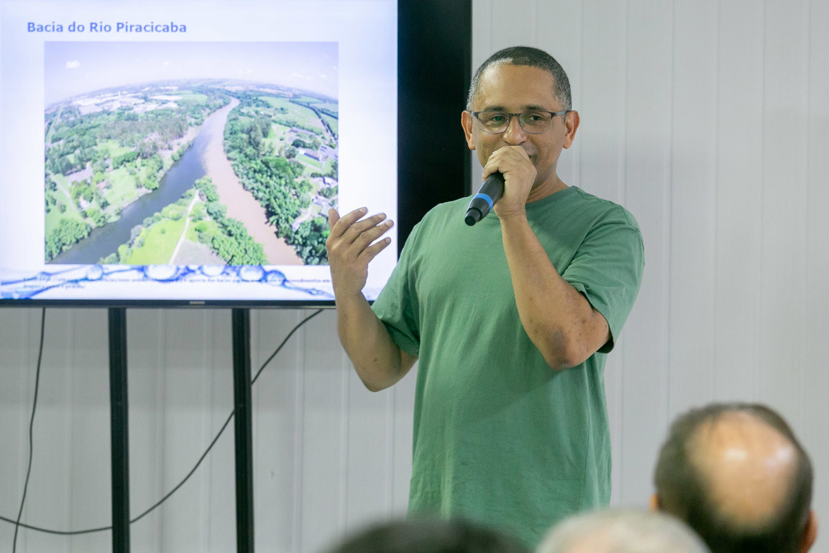 Palestra realizada na tarde desta sexta (22) foi ministrada por Igor Serra, Tecnólogo em Gestão Ambiental Pós-graduado em Gerenciamento de Recursos Hídricos