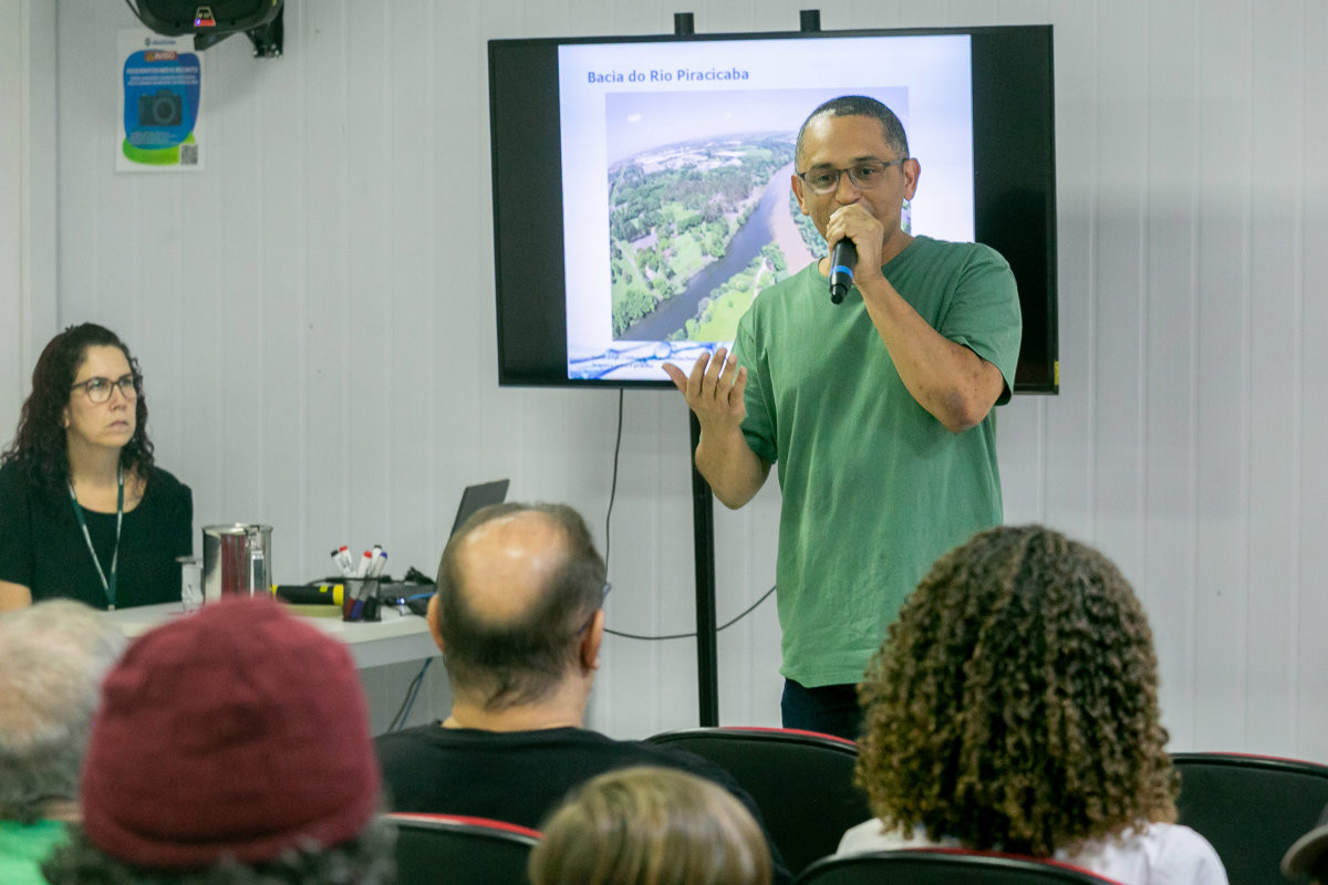 Palestra realizada na tarde desta sexta (22) foi ministrada por Igor Serra, Tecnólogo em Gestão Ambiental Pós-graduado em Gerenciamento de Recursos Hídricos