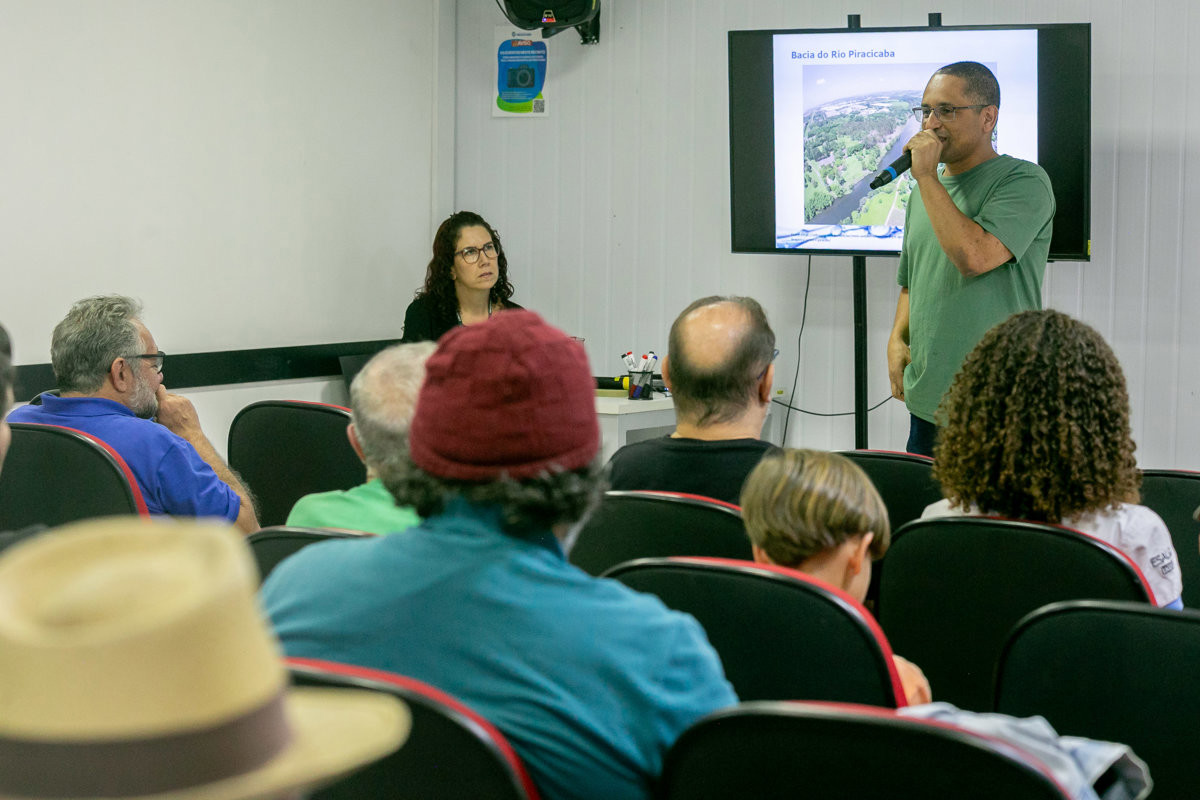 Palestra realizada na tarde desta sexta (22) foi ministrada por Igor Serra, Tecnólogo em Gestão Ambiental Pós-graduado em Gerenciamento de Recursos Hídricos