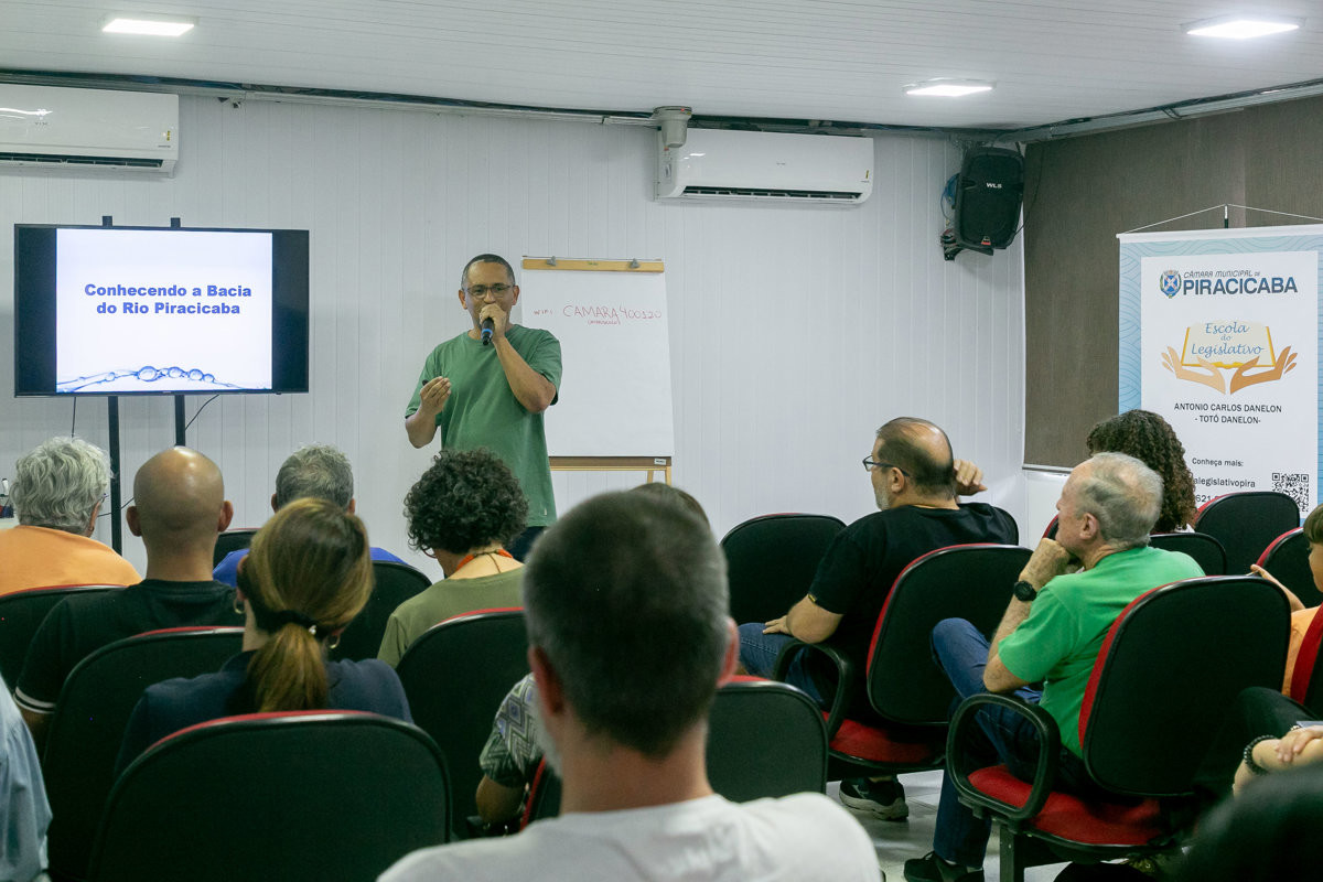 Palestra realizada na tarde desta sexta (22) foi ministrada por Igor Serra, Tecnólogo em Gestão Ambiental Pós-graduado em Gerenciamento de Recursos Hídricos