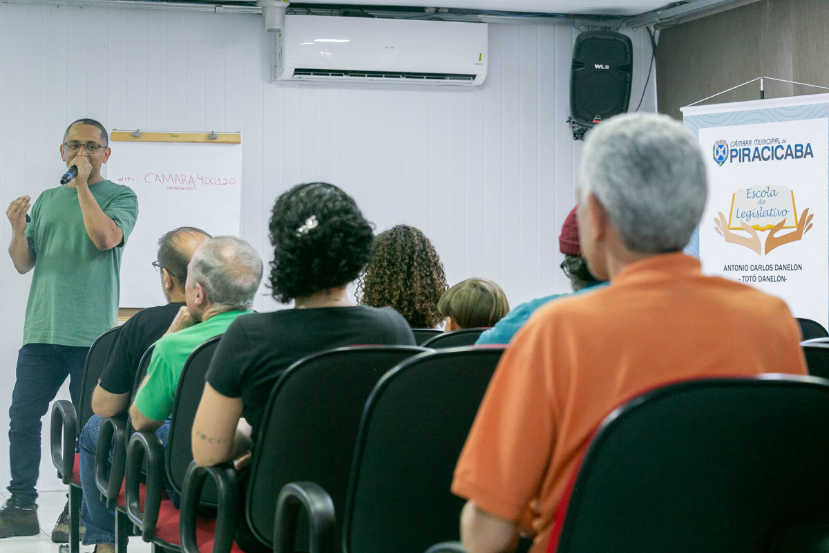 Palestra realizada na tarde desta sexta (22) foi ministrada por Igor Serra, Tecnólogo em Gestão Ambiental Pós-graduado em Gerenciamento de Recursos Hídricos