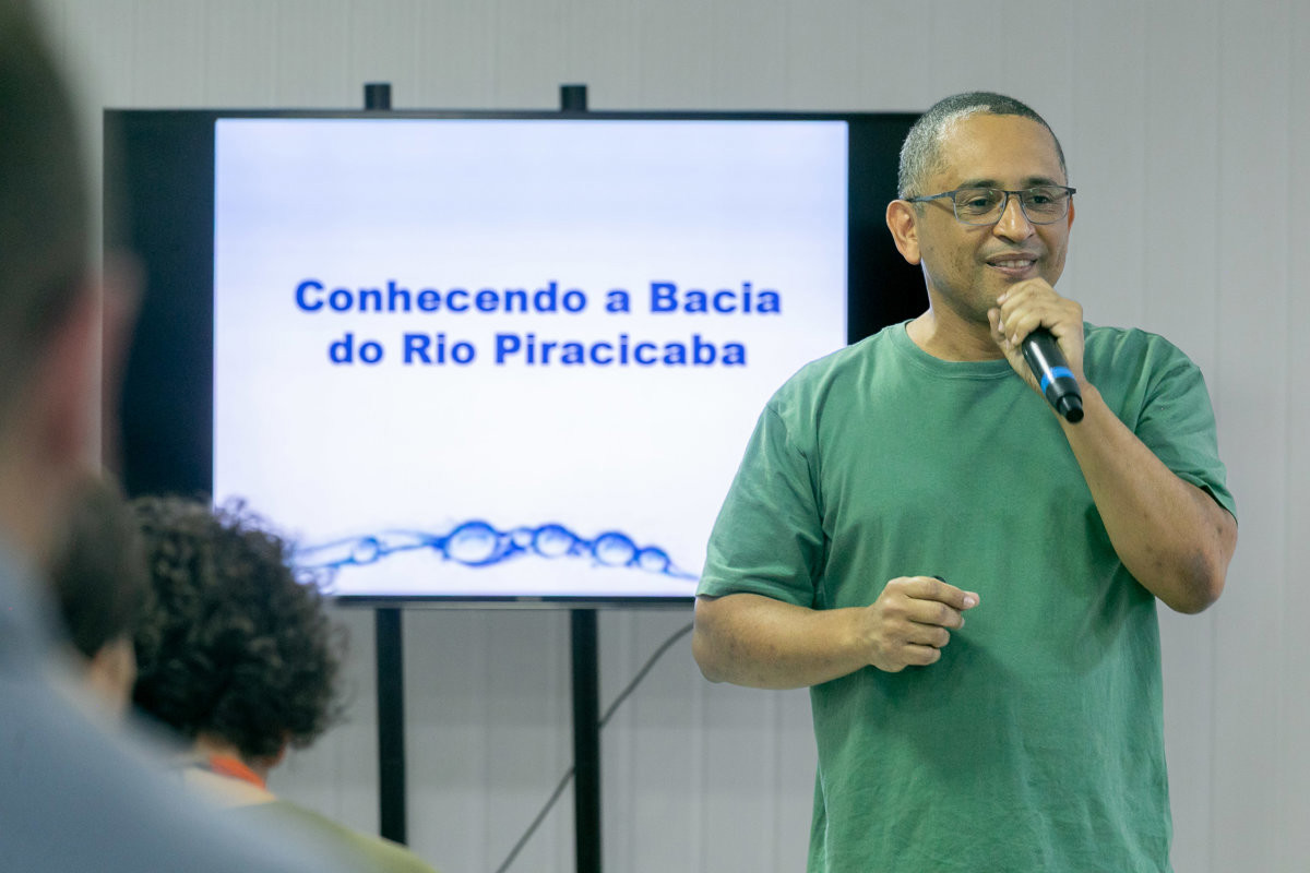 Palestra realizada na tarde desta sexta (22) foi ministrada por Igor Serra, Tecnólogo em Gestão Ambiental Pós-graduado em Gerenciamento de Recursos Hídricos