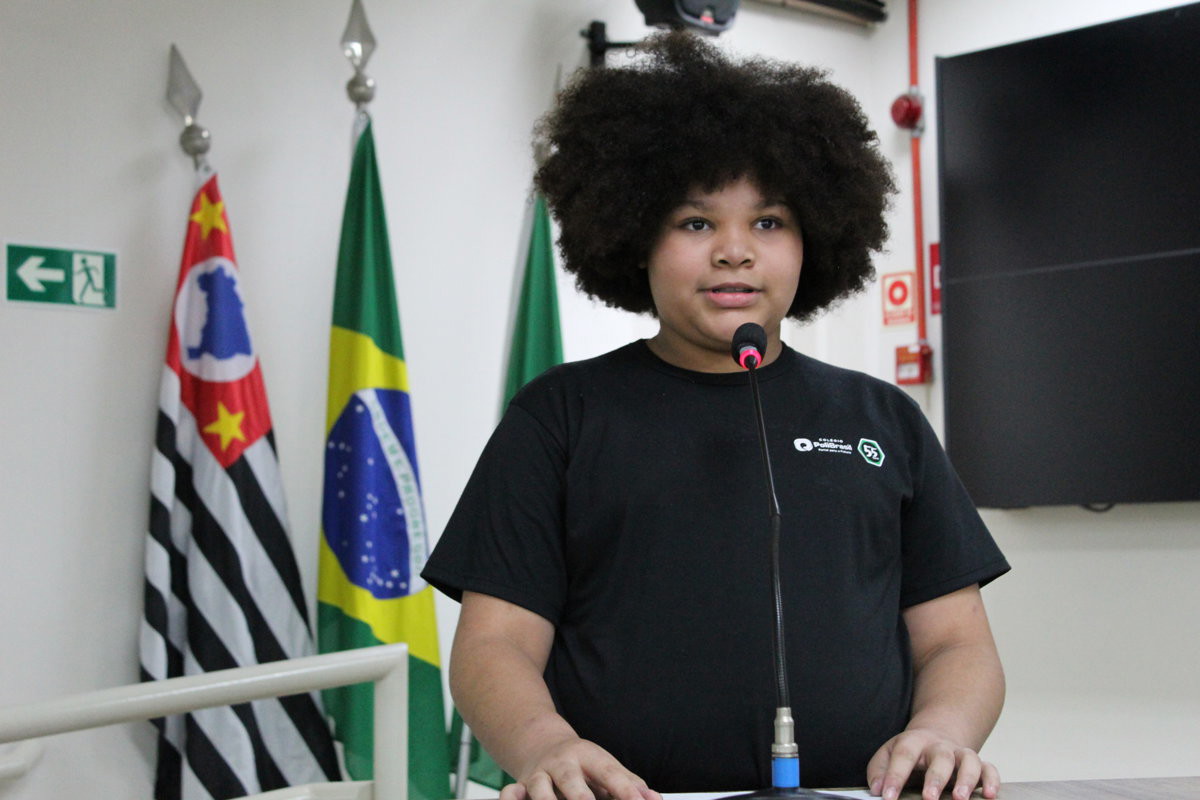 Foto: Débora Souza - Alunos na faixa etária de 10 a 11 anos participaram da atividade do Conheça o Legislativo na tarde desta quarta-feira (27), no Plenário "Franscisco Antonio Coelho"
