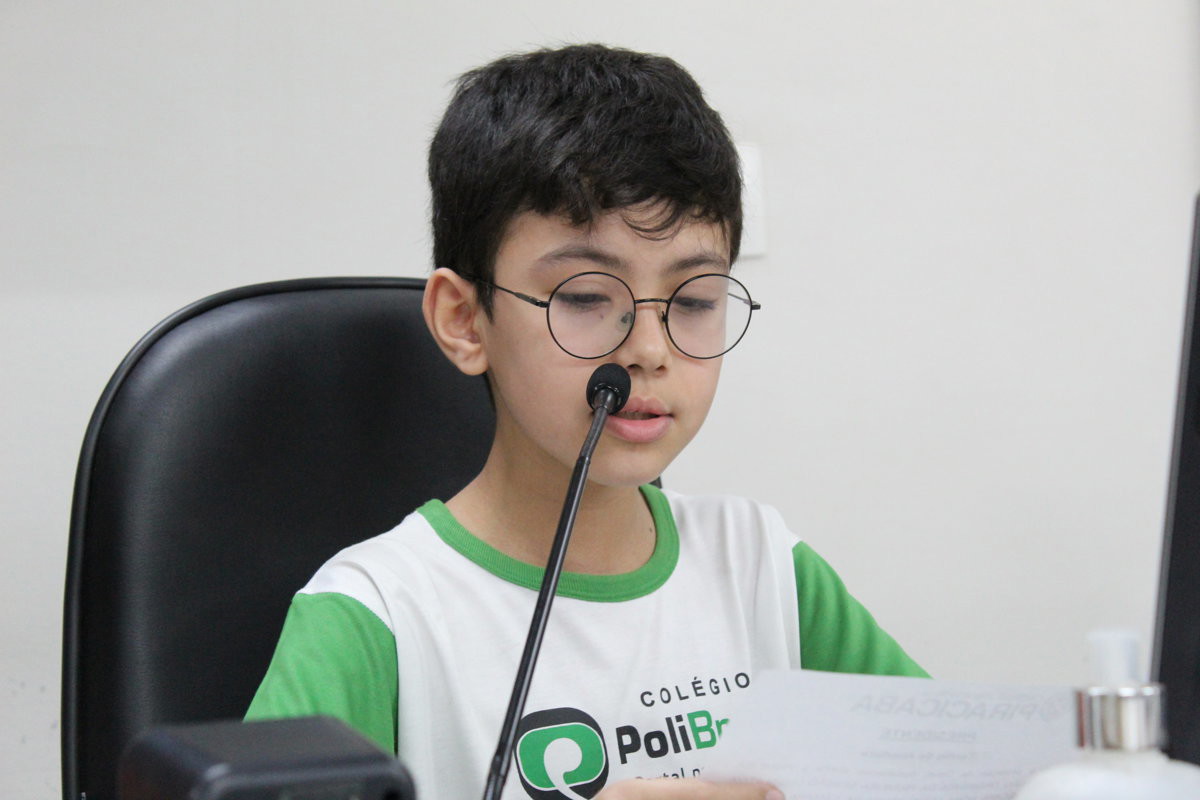 Foto: Débora Souza - Alunos na faixa etária de 10 a 11 anos participaram da atividade do Conheça o Legislativo na tarde desta quarta-feira (27), no Plenário "Franscisco Antonio Coelho"