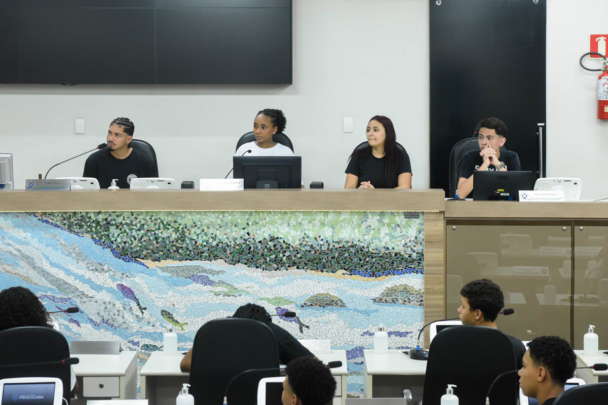 Alunos participaram de sessão simulada
