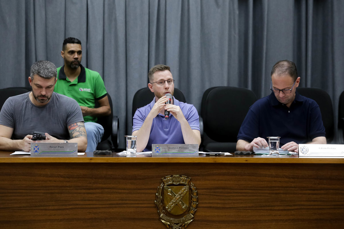 A audiência desta terça-feira (16), solicitada pela CLJR, aconteceu no Salão Nobre "Helly de Campos Melges" devido a manutenções no plenário da Câmara