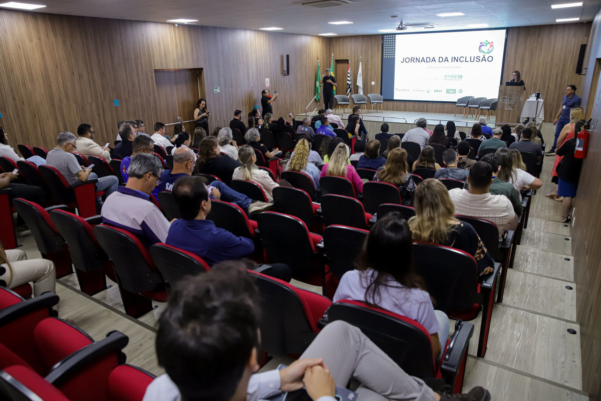 Vereadores participam de jornada inclusiva para debater a Lei de Cotas