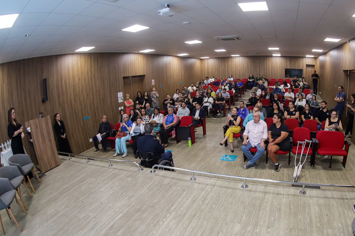 Vereadores participam de jornada inclusiva para debater a Lei de Cotas