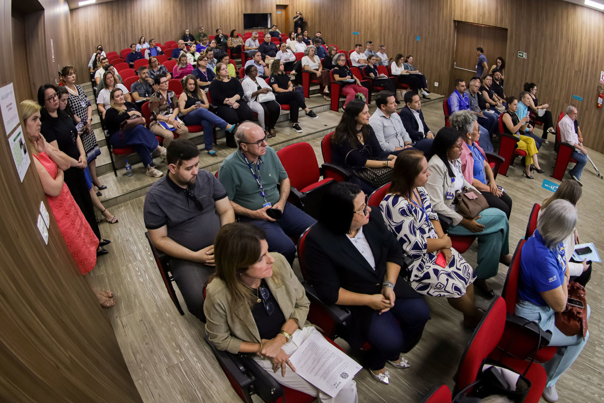 Vereadores participam de jornada inclusiva para debater a Lei de Cotas