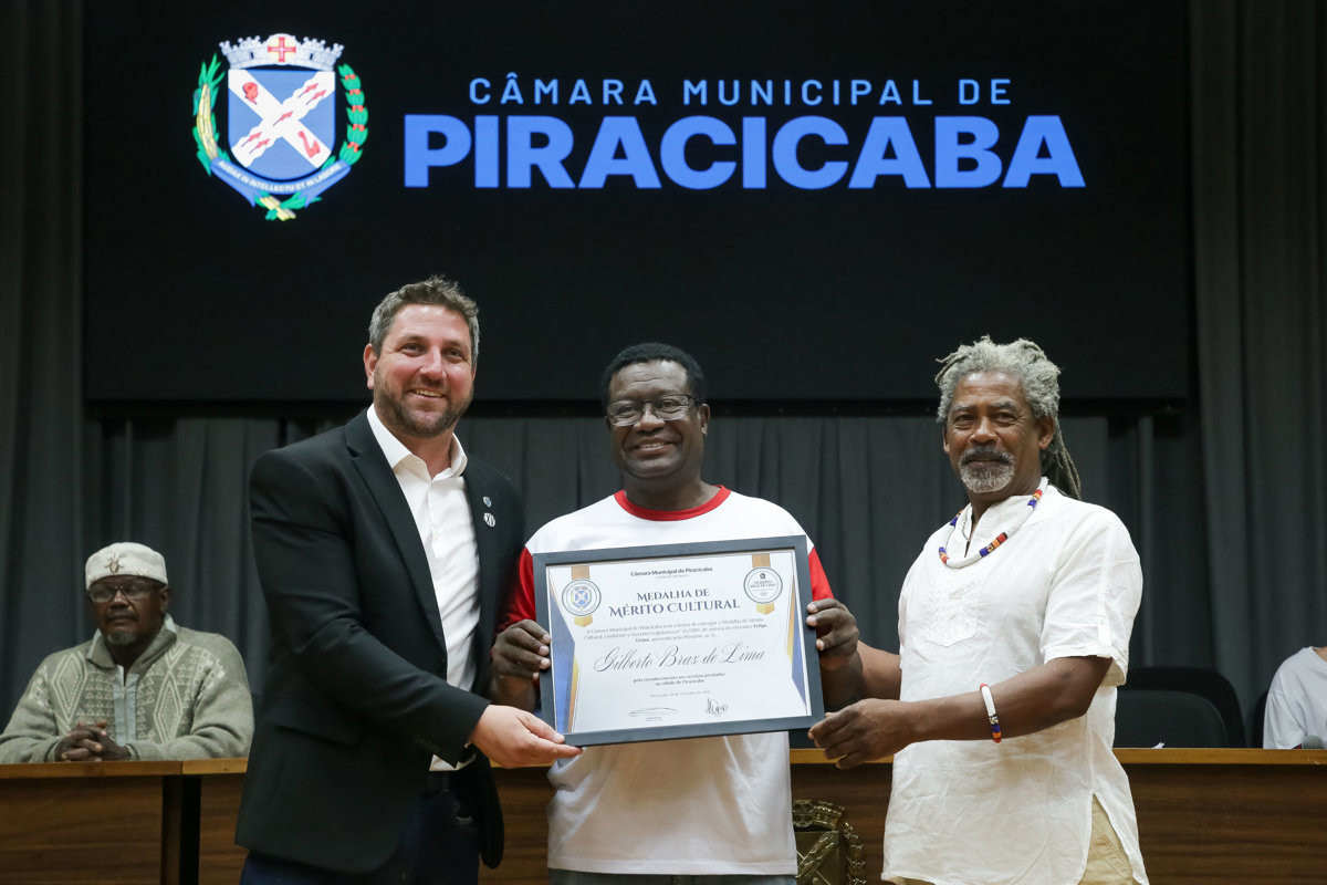  Gilberto Braz de Lima recebe Medalha “Mestre Cosmo”