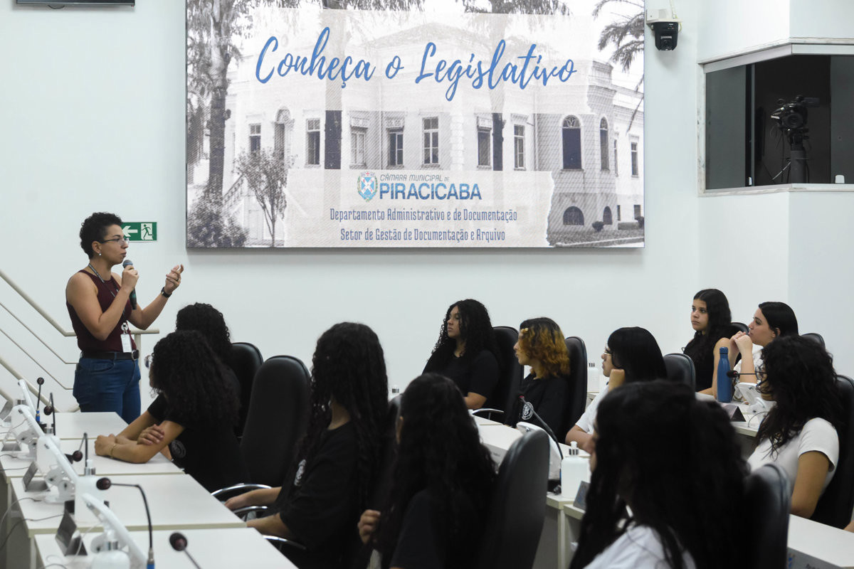 Estudantes participaram do "Conheça o Legislativo" na tarde desta quarta-feira