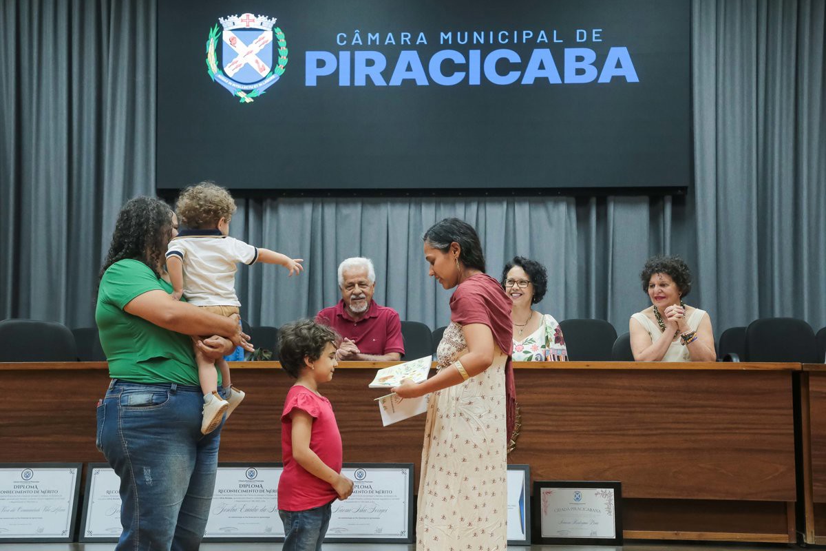 Solenidade foi presidida pela vereadora Sílvia Morales (PV), do Mandato Coletivo A Cidade é Sua