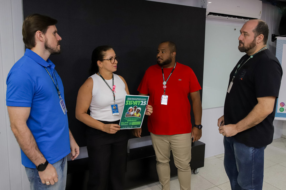 Membros da Cipa: vice-presidente Eliel de Freitas, presidente Helena Ribeiro e os titulares Thiago Gomes da Costa e Luciano Negreiros