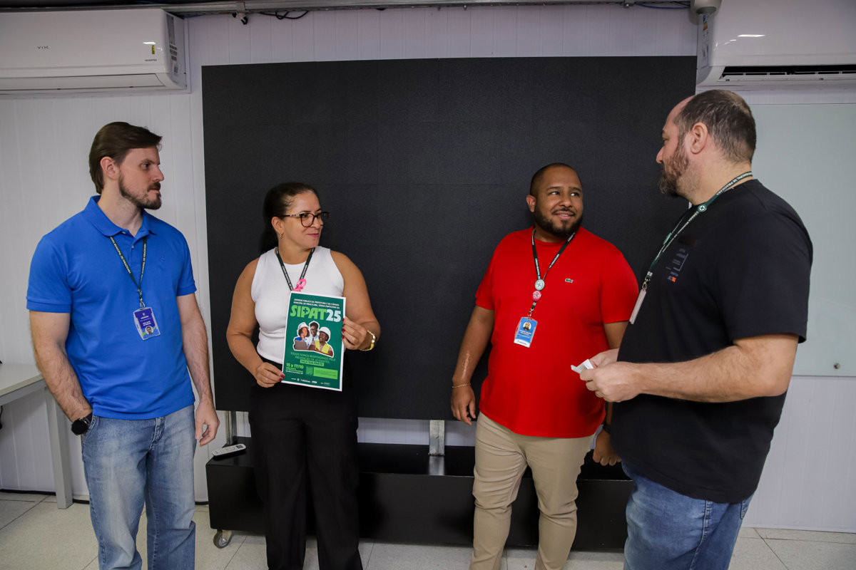 Membros da Cipa: vice-presidente Eliel de Freitas, presidente Helena Ribeiro e os titulares Thiago Gomes da Costa e Luciano Negreiros