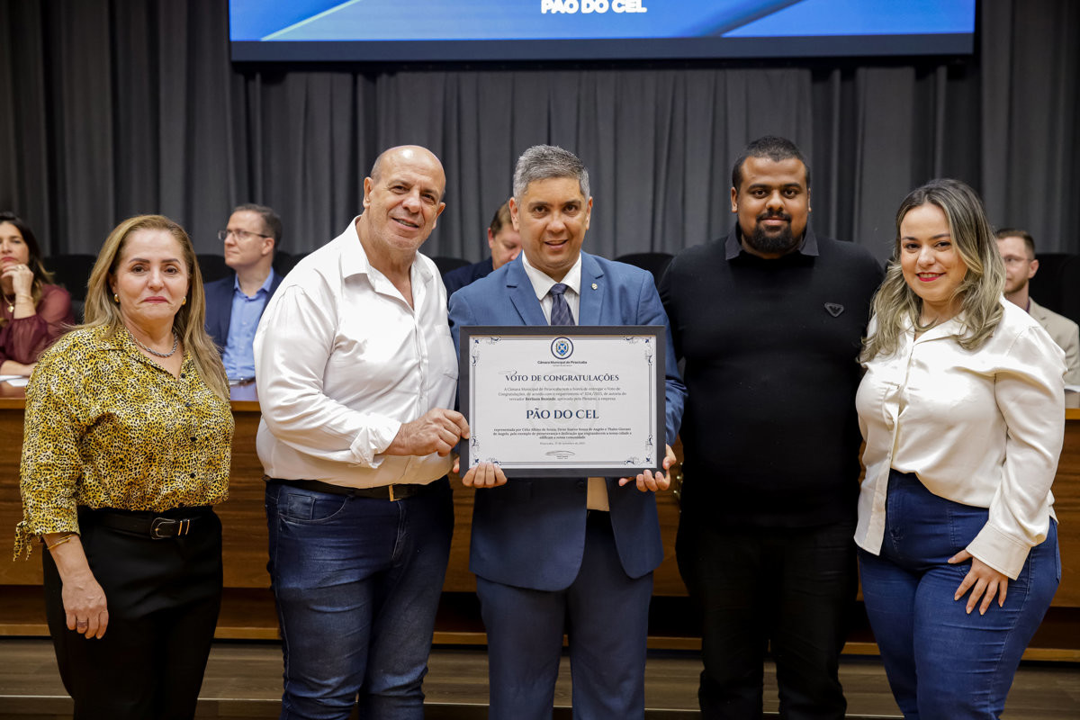 Entrega de homenagem