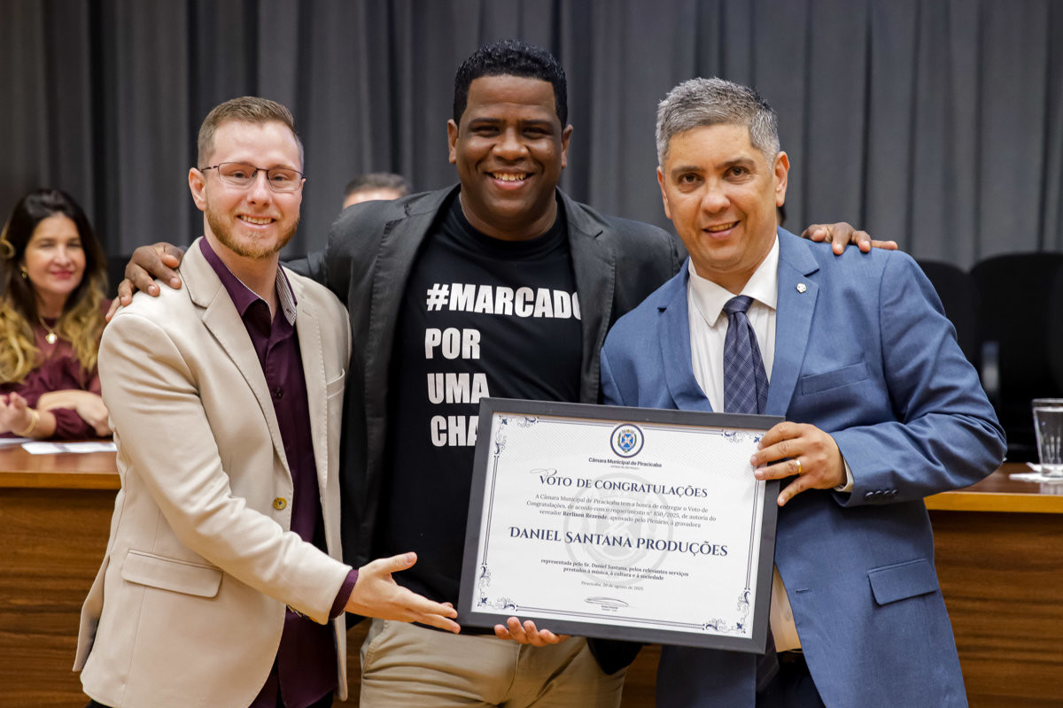 Entrega de homenagem