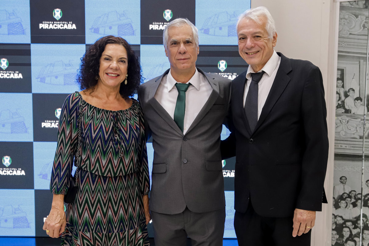 Câmara Municipal reconhece o trabalho de médicos e cirurgiões-dentistas