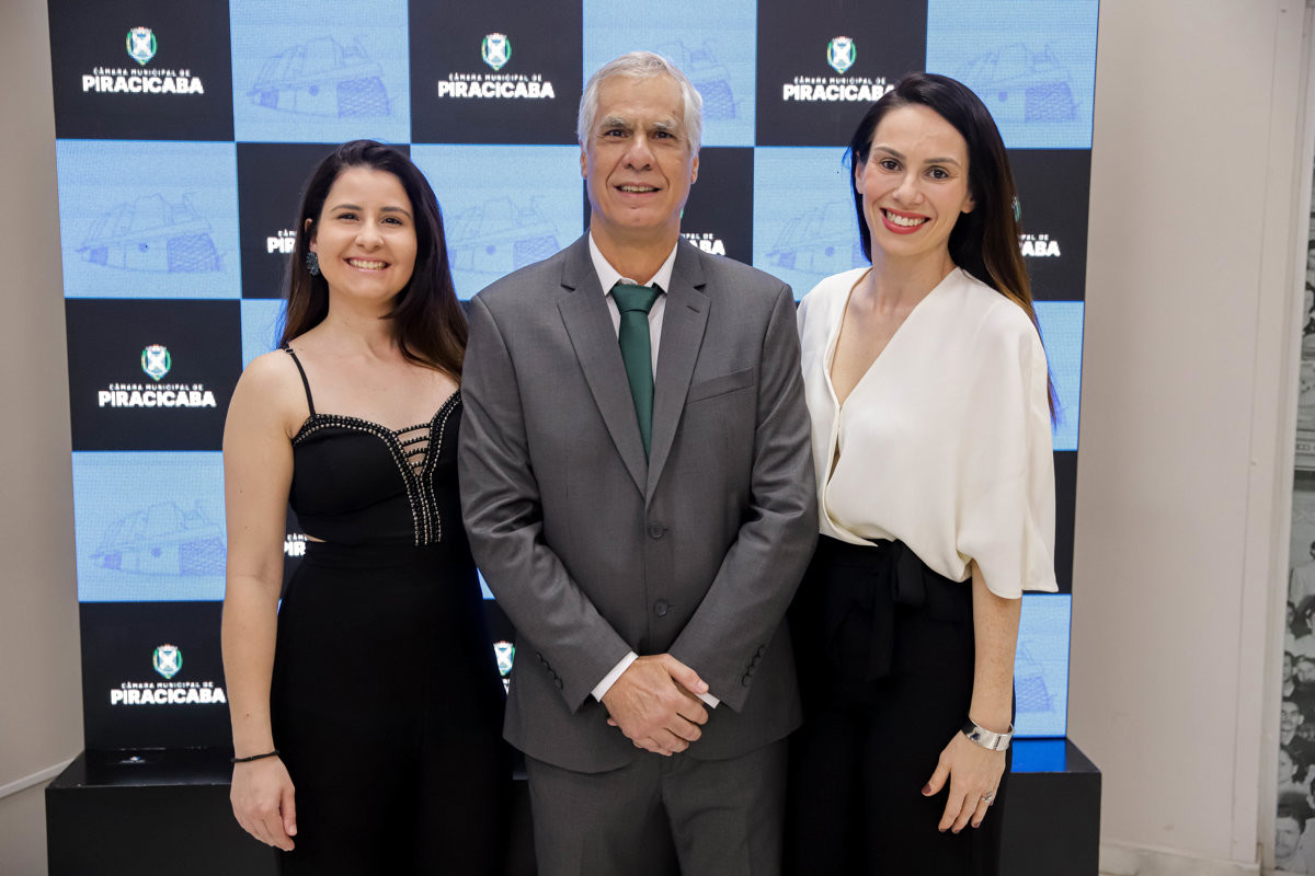 Câmara Municipal reconhece o trabalho de médicos e cirurgiões-dentistas