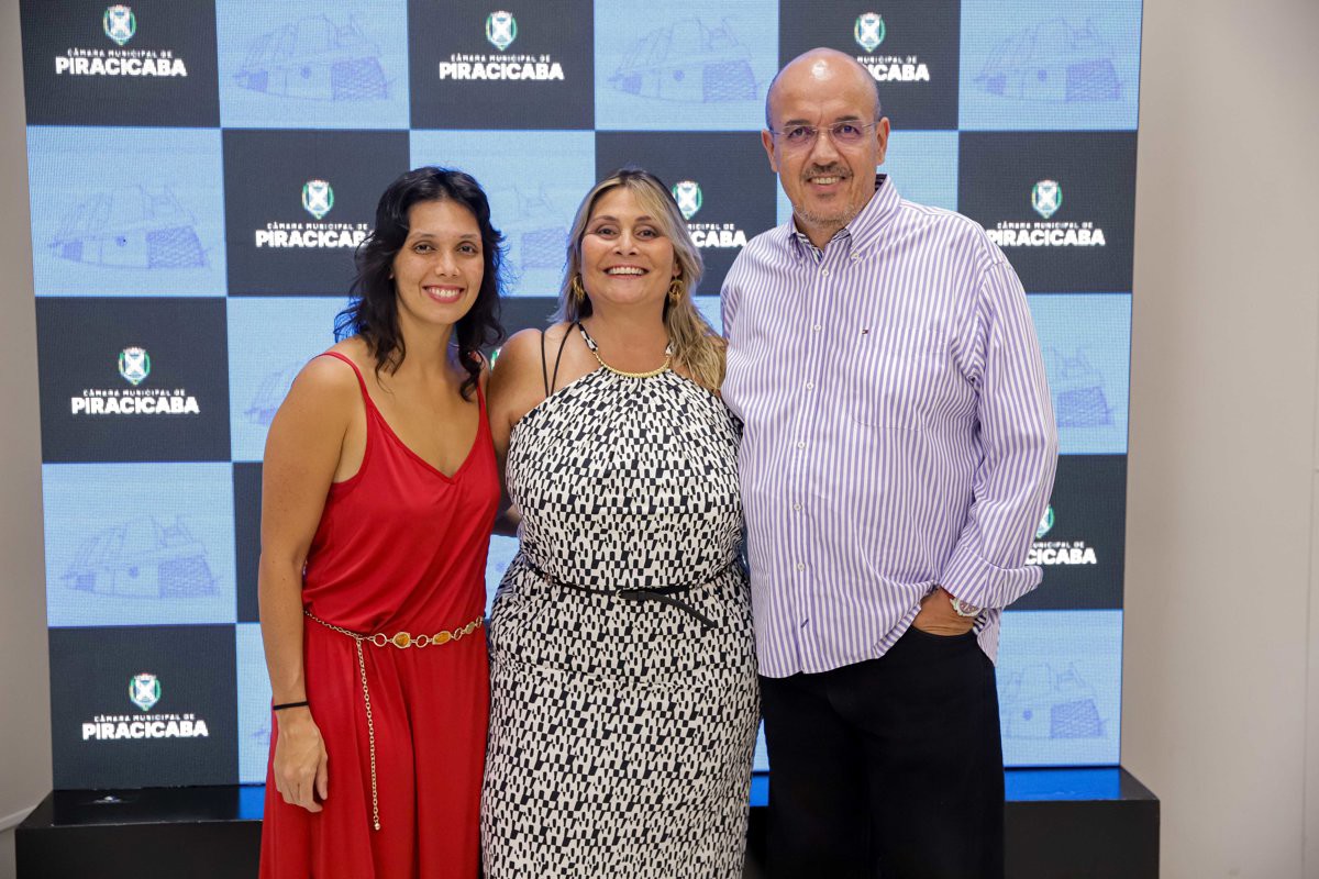 Câmara Municipal reconhece o trabalho de médicos e cirurgiões-dentistas