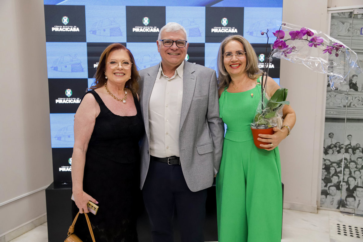 Câmara Municipal reconhece o trabalho de médicos e cirurgiões-dentistas