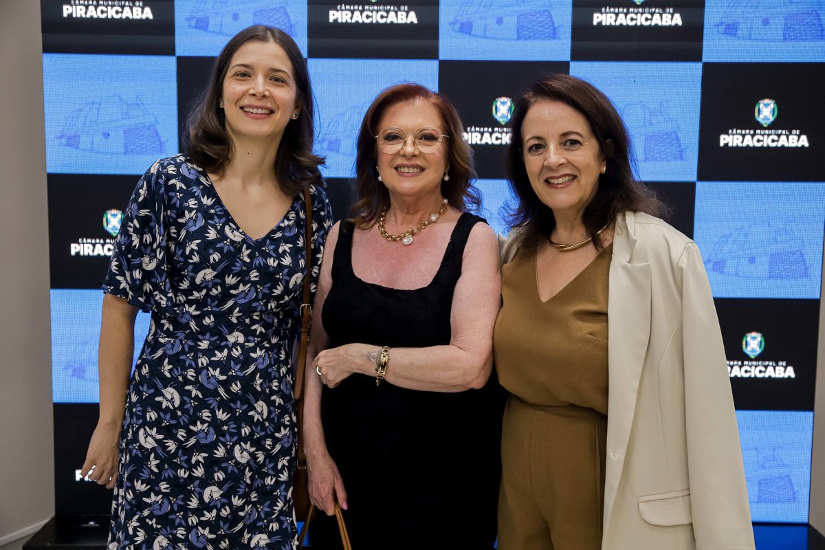 Câmara Municipal reconhece o trabalho de médicos e cirurgiões-dentistas