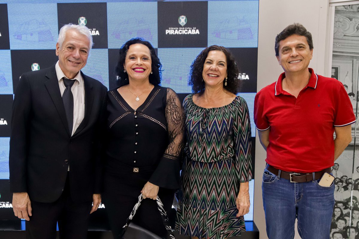 Câmara Municipal reconhece o trabalho de médicos e cirurgiões-dentistas