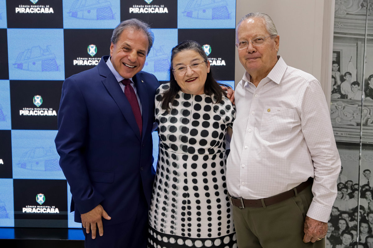 Câmara Municipal reconhece o trabalho de médicos e cirurgiões-dentistas