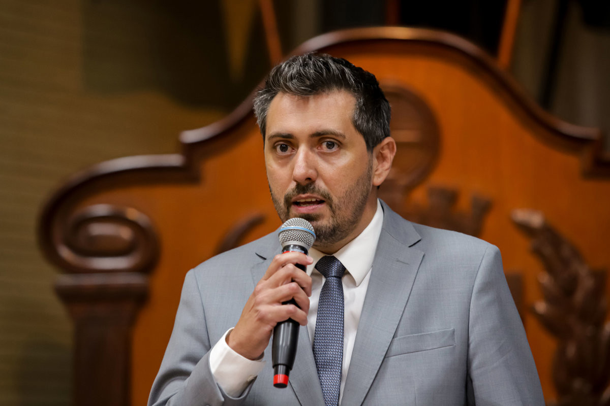 Câmara Municipal reconhece o trabalho de médicos e cirurgiões-dentistas