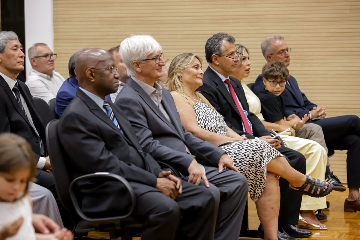 Câmara Municipal reconhece o trabalho de médicos e cirurgiões-dentistas