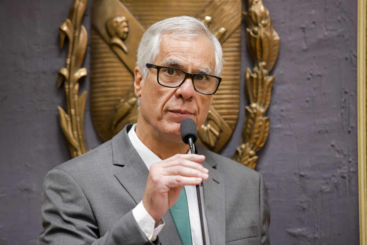 Câmara Municipal reconhece o trabalho de médicos e cirurgiões-dentistas