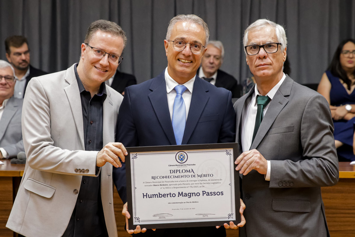 Câmara Municipal reconhece o trabalho de médicos e cirurgiões-dentistas