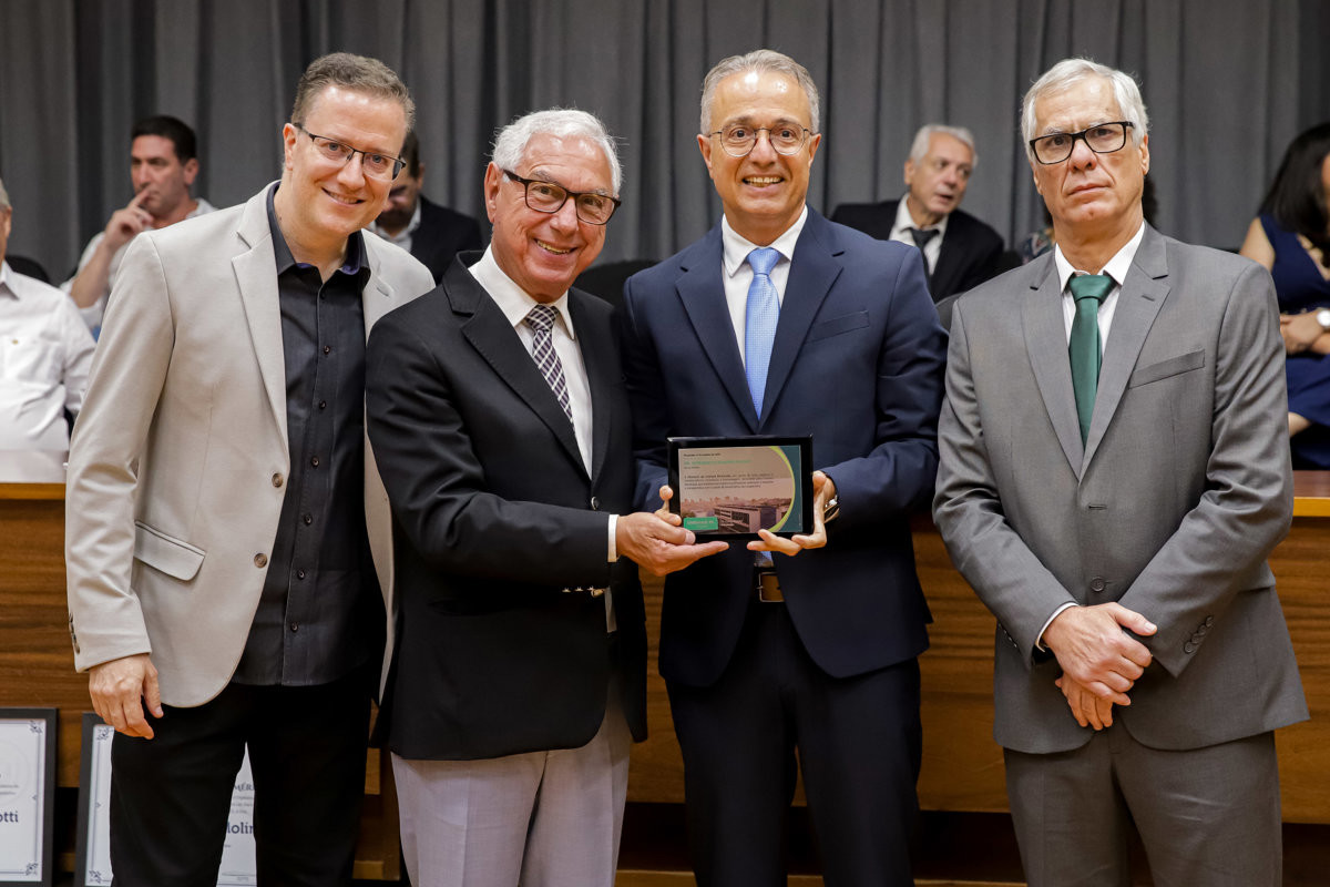 Câmara Municipal reconhece o trabalho de médicos e cirurgiões-dentistas