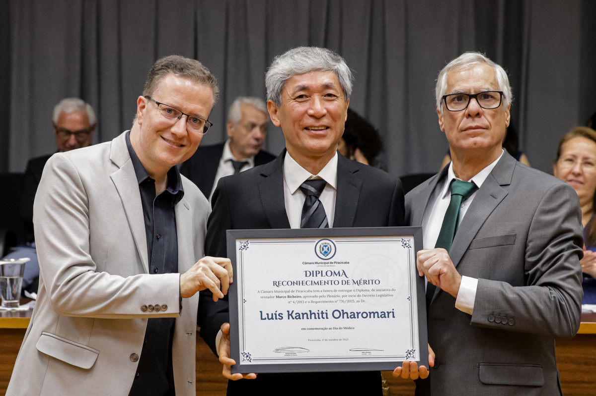 Câmara Municipal reconhece o trabalho de médicos e cirurgiões-dentistas