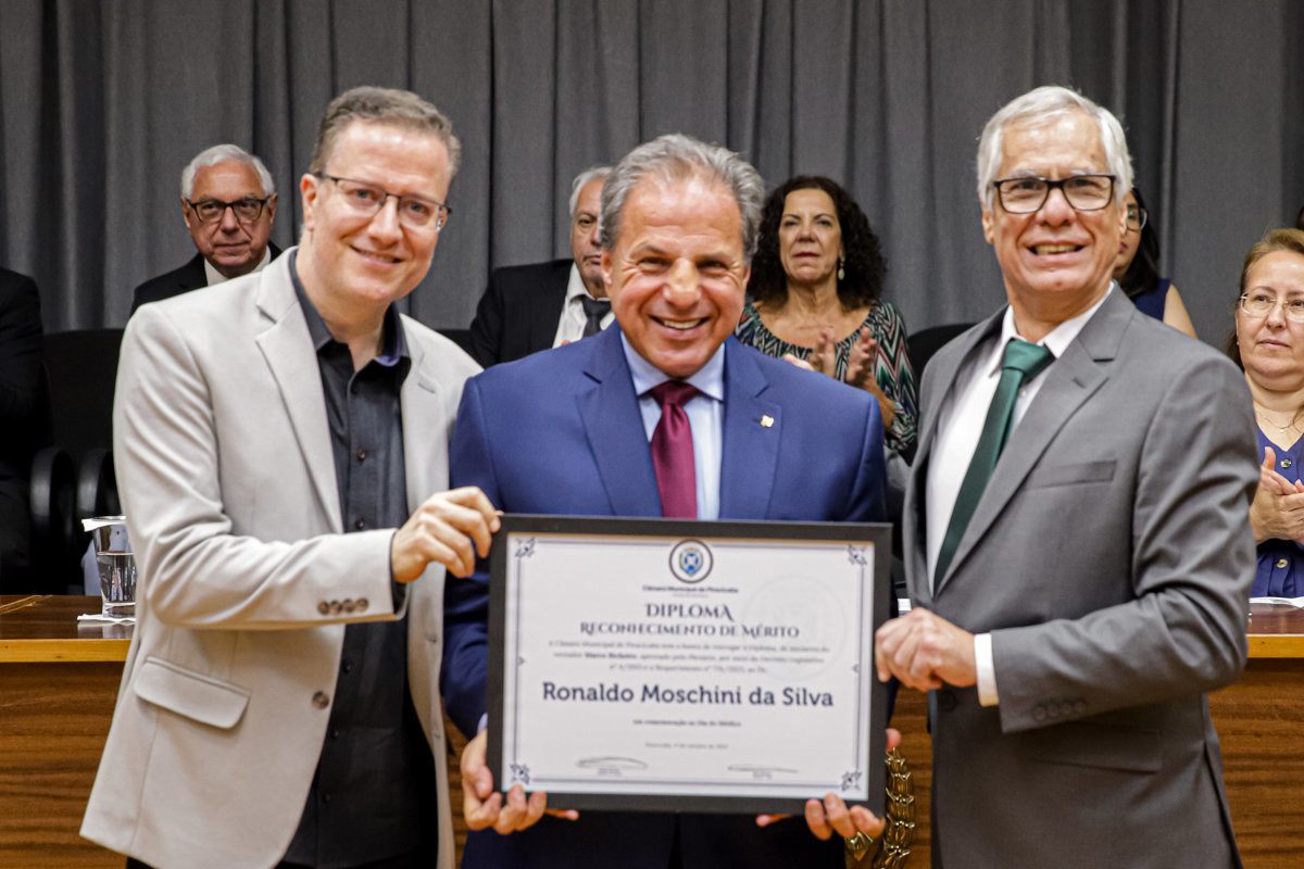 Câmara Municipal reconhece o trabalho de médicos e cirurgiões-dentistas