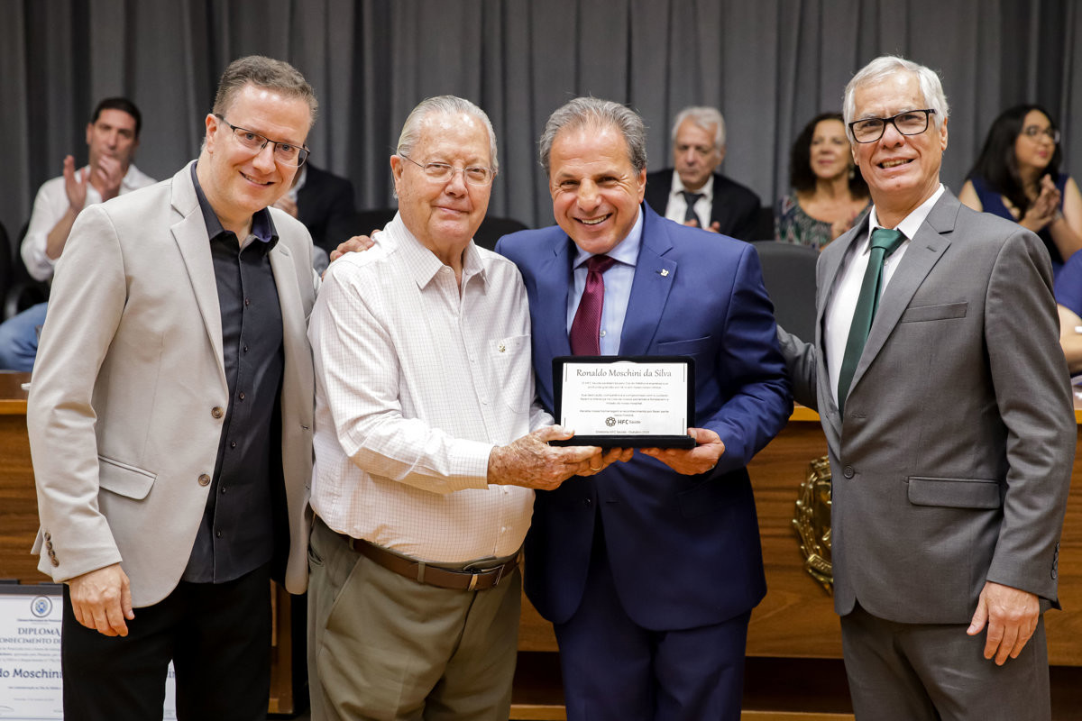Câmara Municipal reconhece o trabalho de médicos e cirurgiões-dentistas