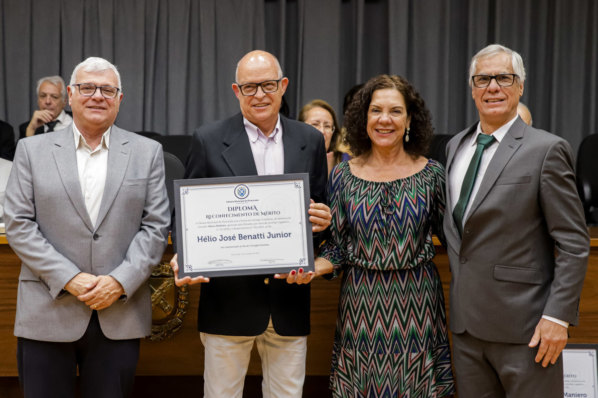 Câmara Municipal reconhece o trabalho de médicos e cirurgiões-dentistas