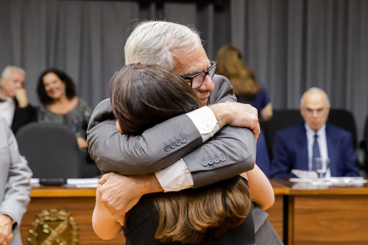 Câmara Municipal reconhece o trabalho de médicos e cirurgiões-dentistas