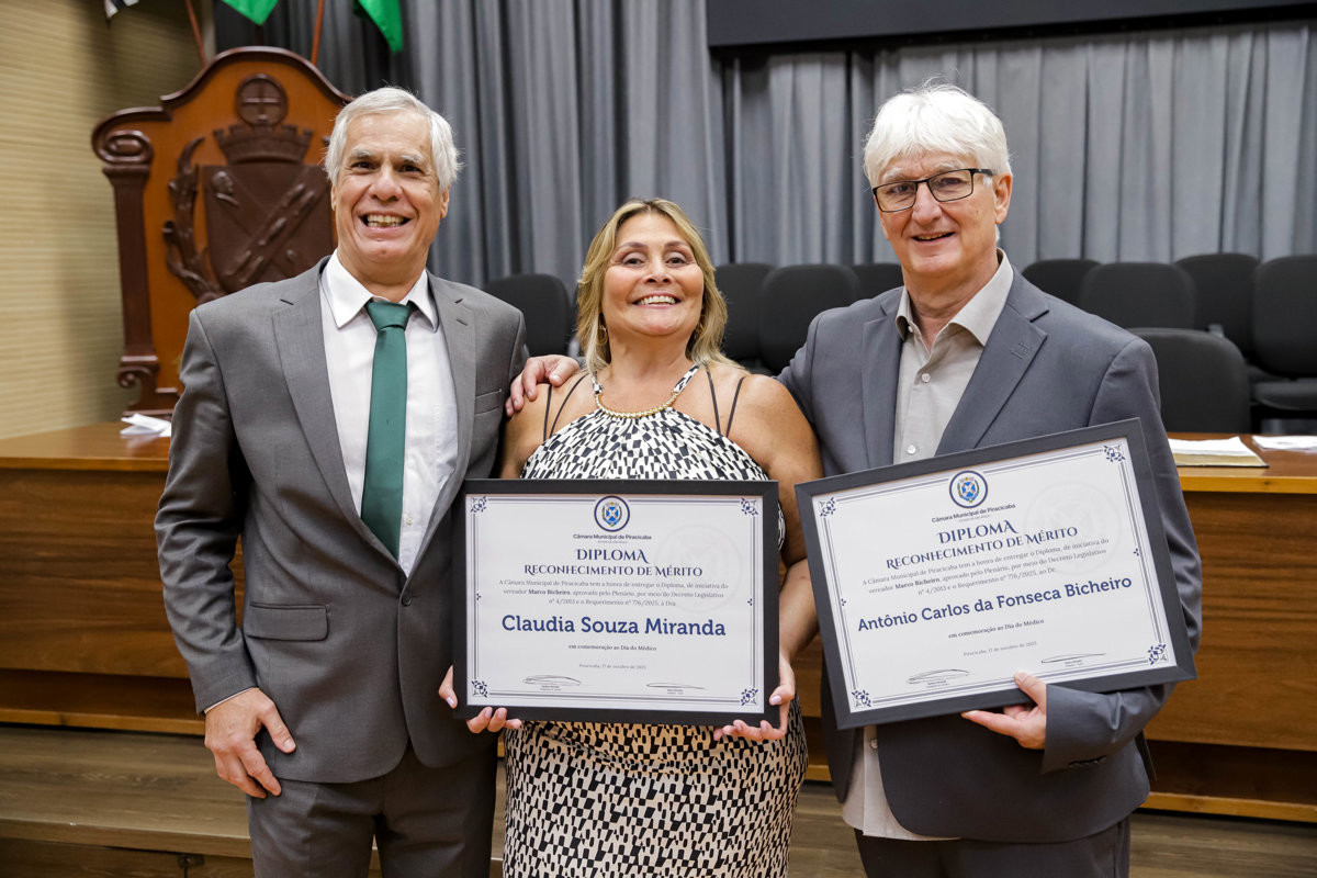 Câmara Municipal reconhece o trabalho de médicos e cirurgiões-dentistas