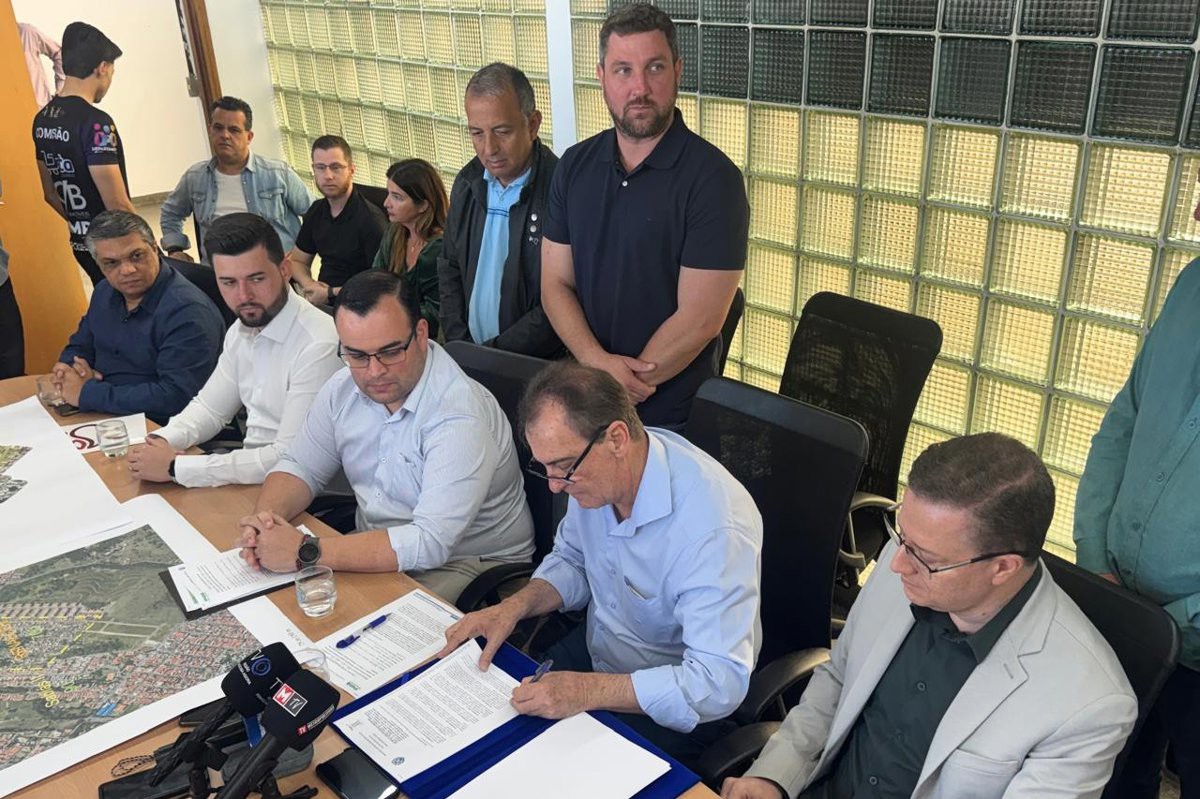 Assinatura ocorreu nesta terça-feira (21) - Foto: Centro de Comunicação Social