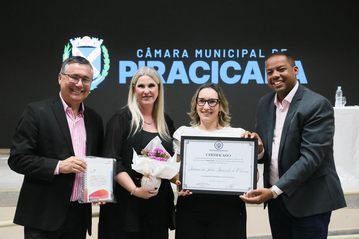 Solenidade da Câmara contempla profissionais da educação