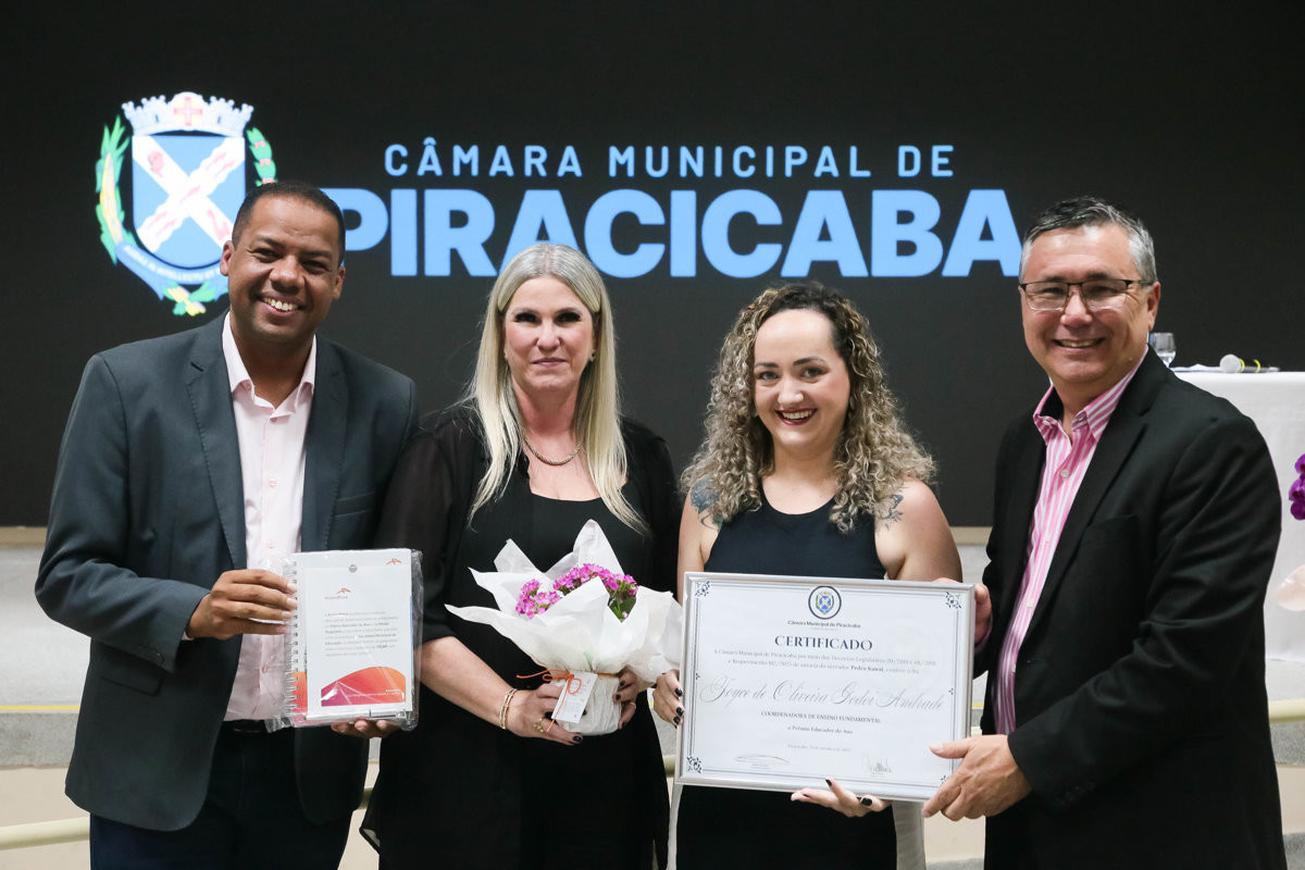 Solenidade da Câmara contempla profissionais da educação