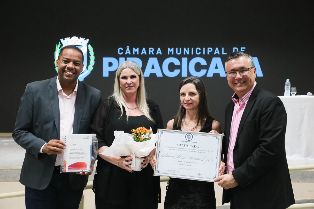 Solenidade da Câmara contempla profissionais da educação