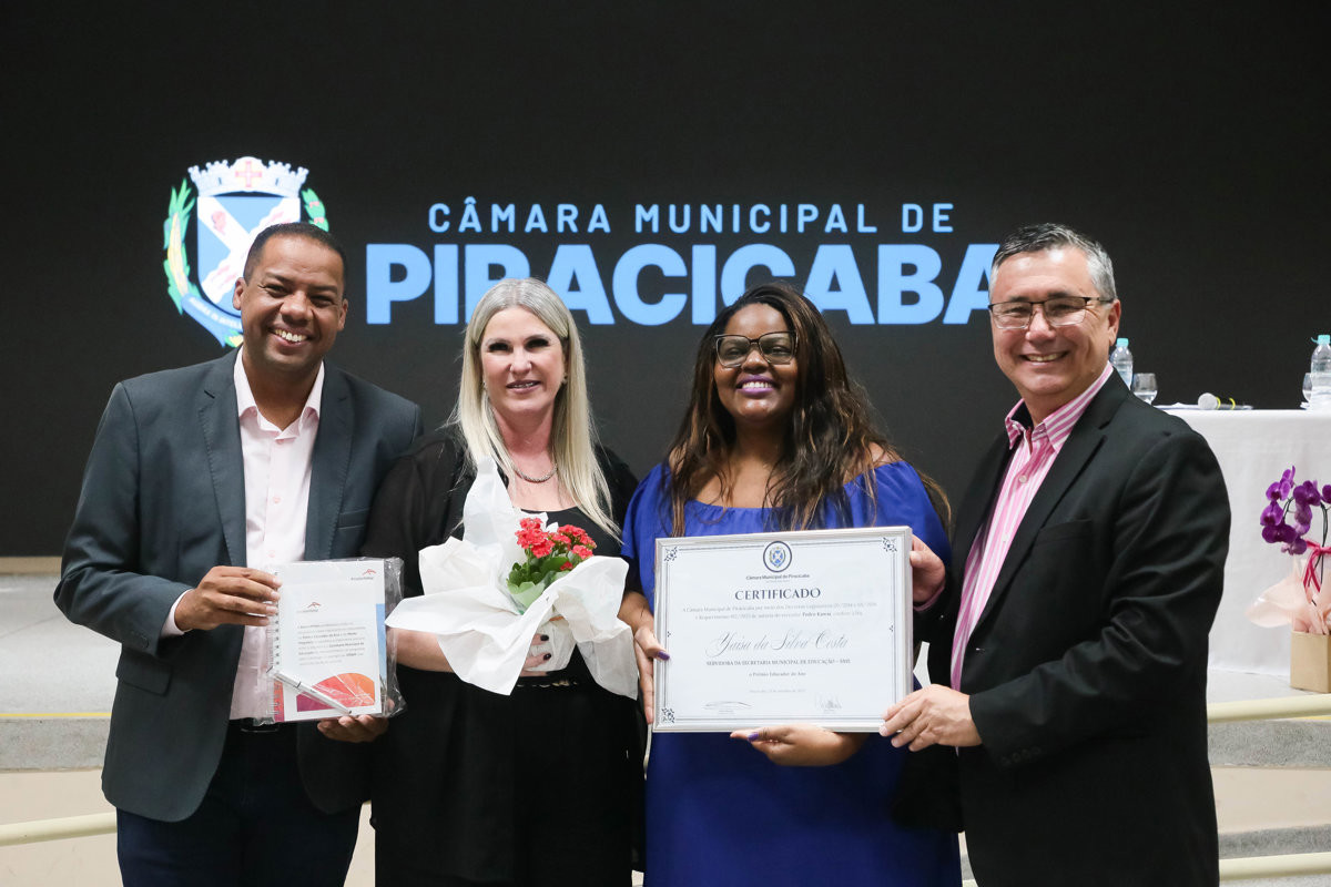 Solenidade da Câmara contempla profissionais da educação
