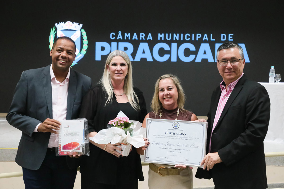 Solenidade da Câmara contempla profissionais da educação