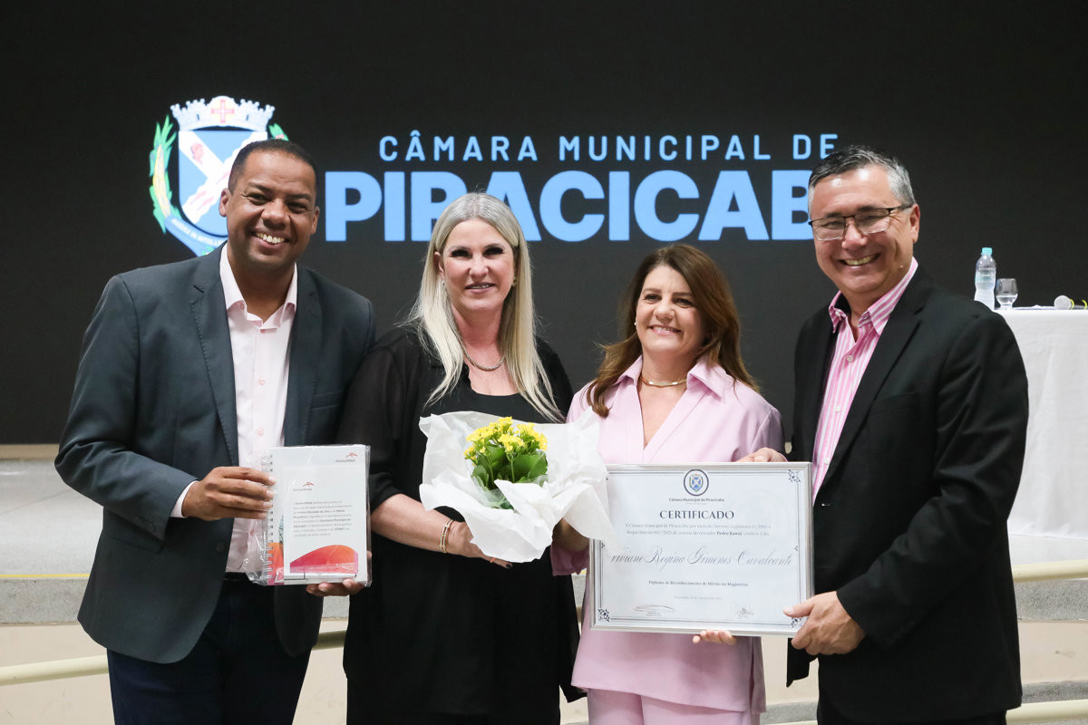 Solenidade da Câmara contempla profissionais da educação
