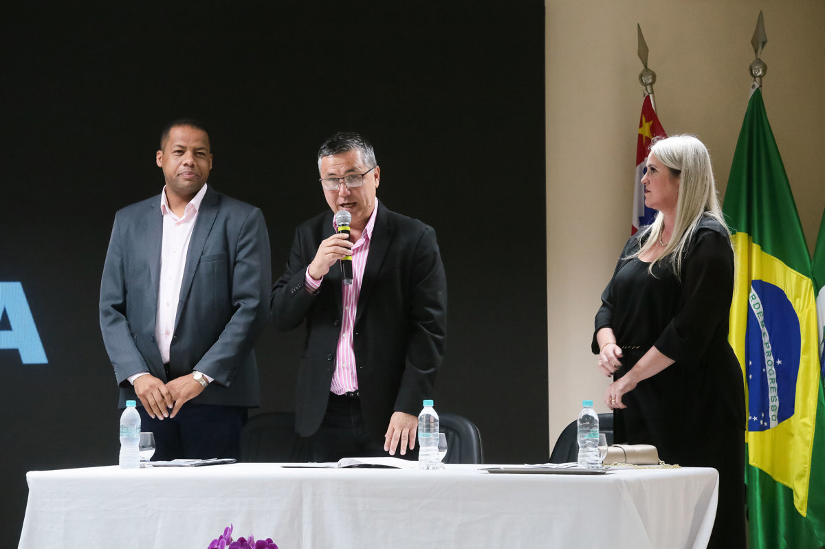 Solenidade da Câmara contempla profissionais da educação