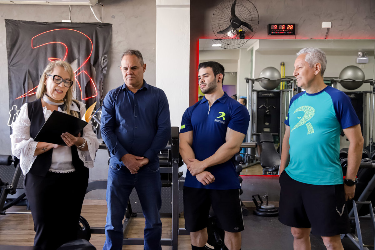 Câmara parabeniza fisioculturista pela conquista de títulos