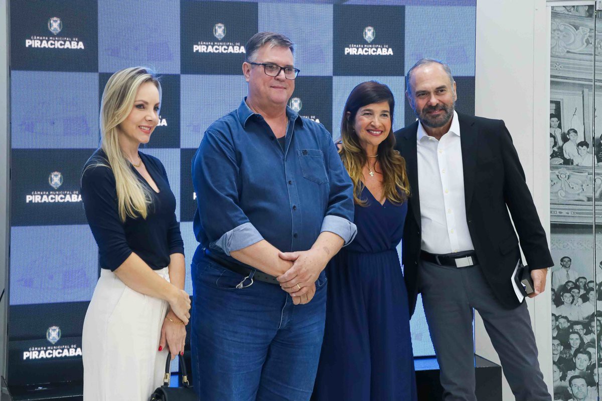 Cerimônia reuniu representantes do poder público, entidades e defensores da causa animal