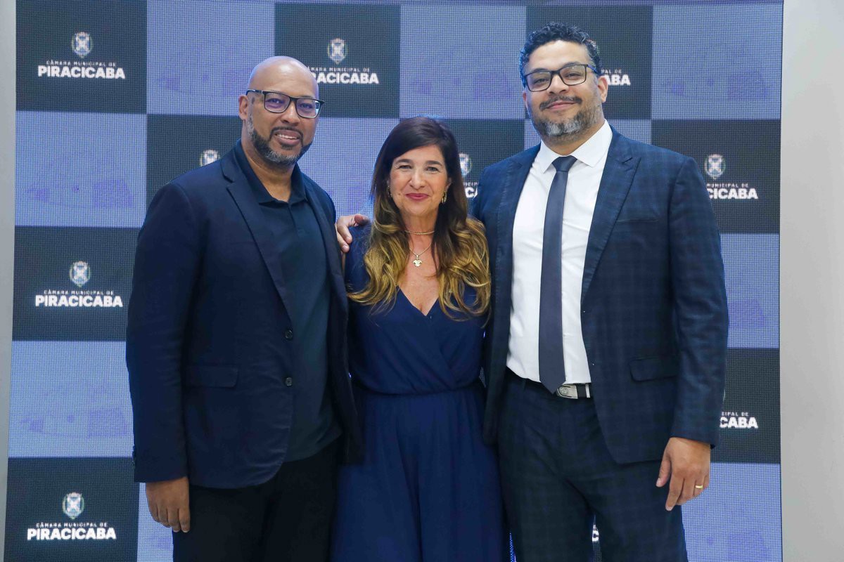 Cerimônia reuniu representantes do poder público, entidades e defensores da causa animal