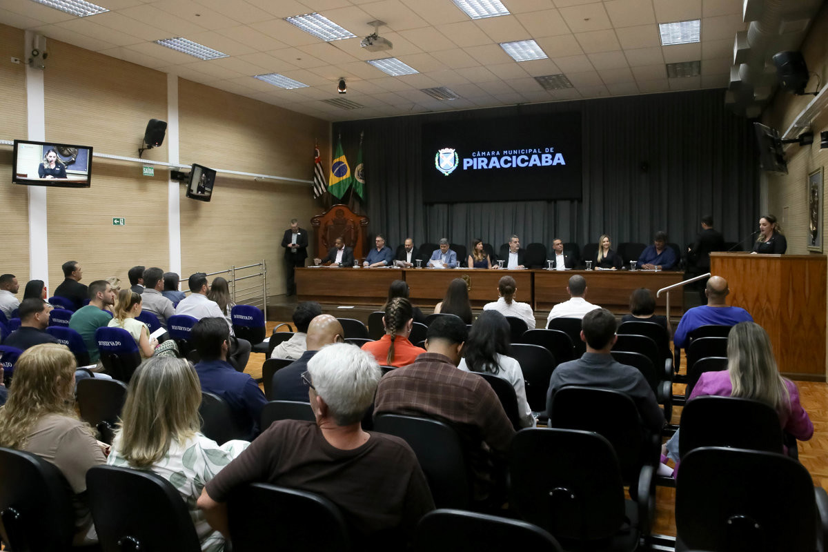Cerimônia reuniu representantes do poder público, entidades e defensores da causa animal